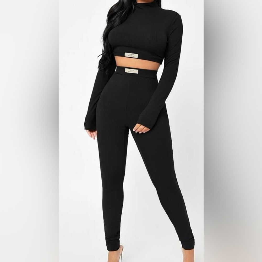 Mock neck slogan graphic crop top and legging set